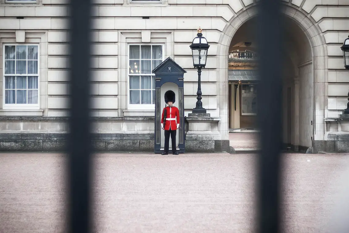 London for Digital Nomads: Guard