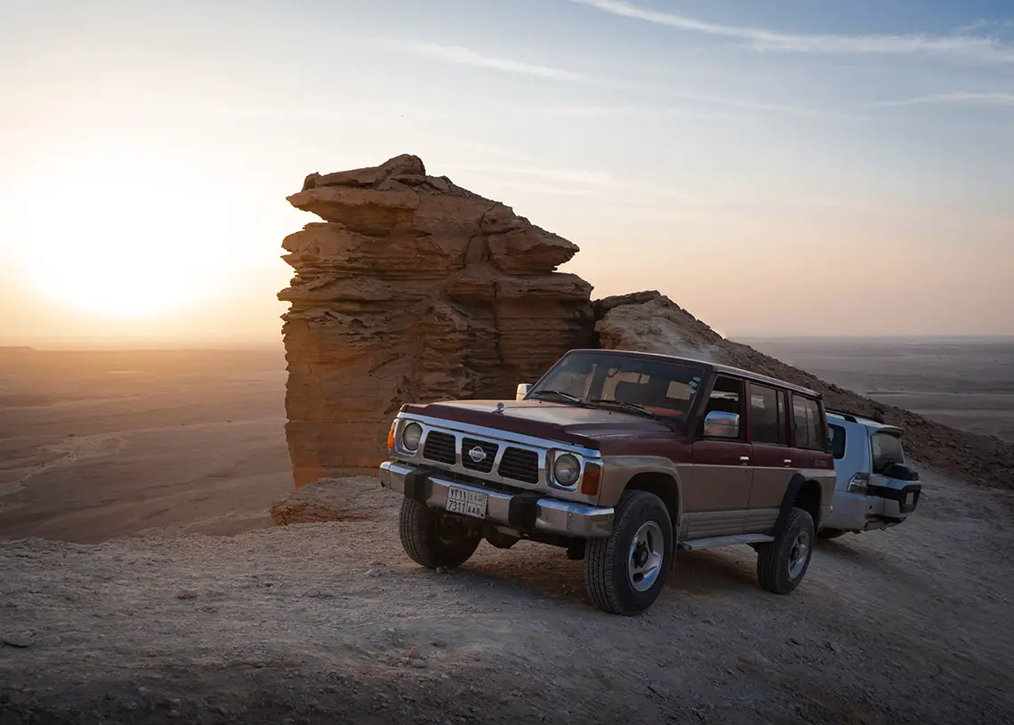 4WD at the Edge of the World in Saudi Arabia